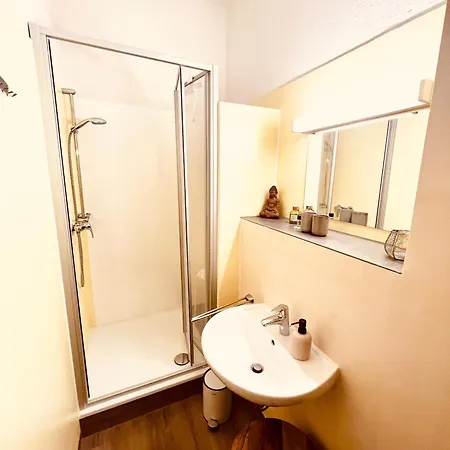 Wunderschoenes Mit Bademantelgang Zur Wohlfuehltherme *